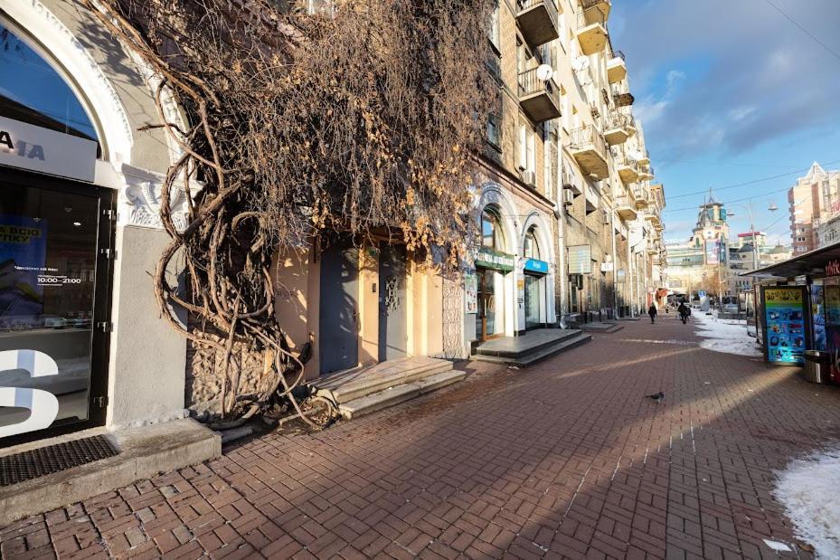 911 Apartments Antonovichа Kyiv Exterior photo